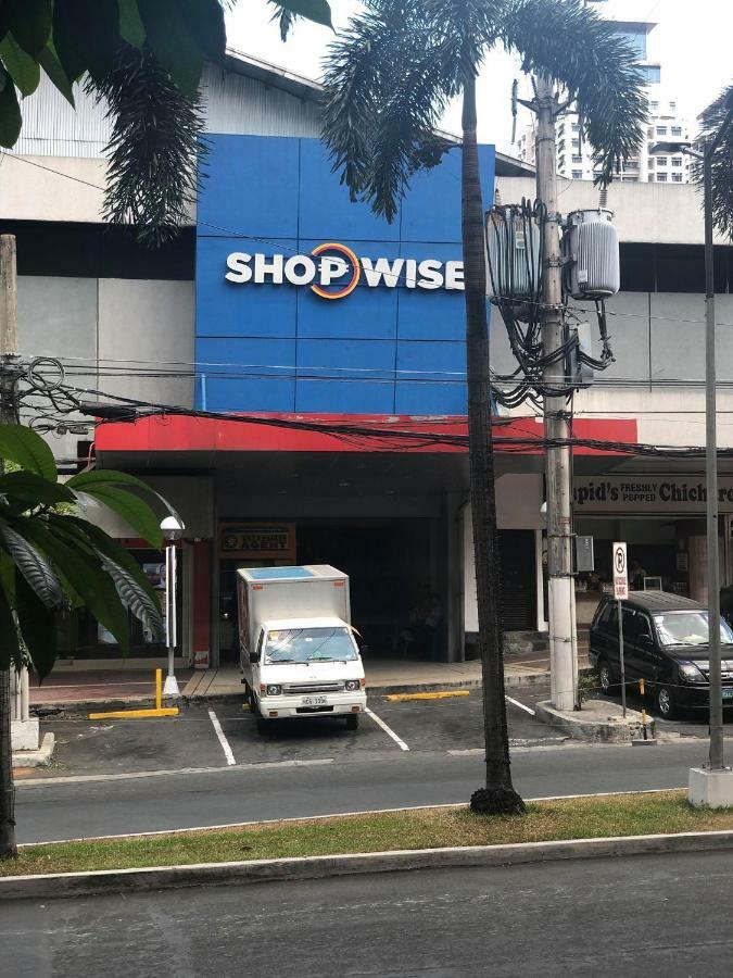 Cubao ManhattanHeights Unit 7EF Tower B, 1BR Manila Exterior foto