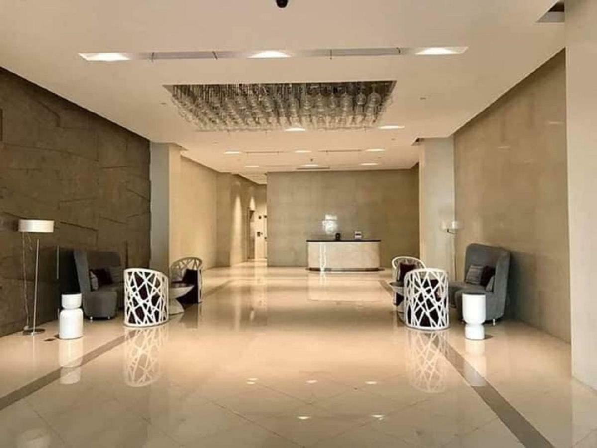 Cubao ManhattanHeights Unit 7EF Tower B, 1BR Manila Exterior foto